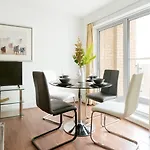 2 Bed Flat With Balcony In Acton